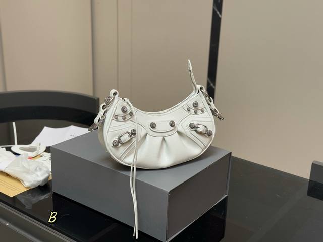 comes with full set of packaging Size: 25.12Cm Balenciaga Le Cagole Half-moon a