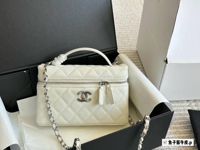 original cowhide a Chanel 25C hot style IP box bag. I am very lucky~ DDD. The b