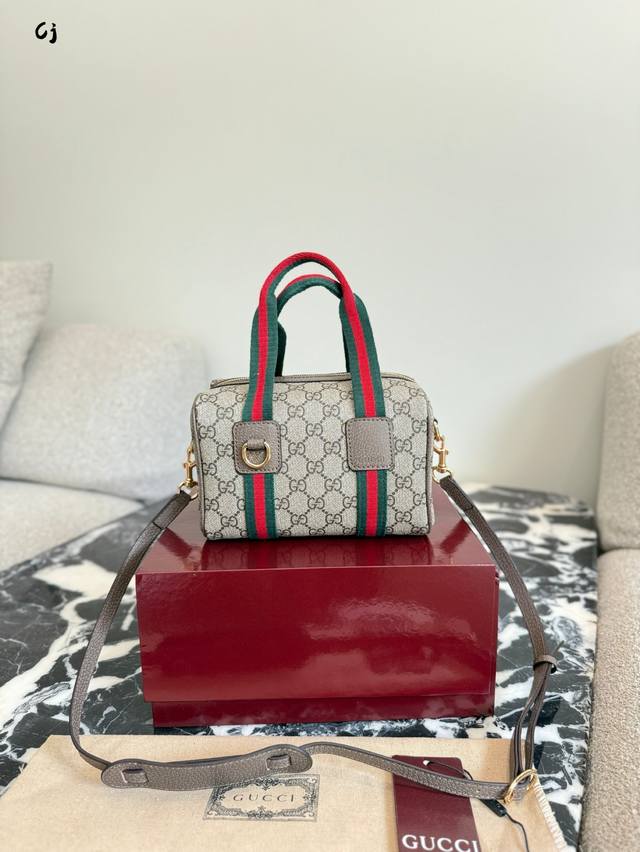 Gucci's world premiere of Mini Gg is inspired by the Guccitender series DDD, a p