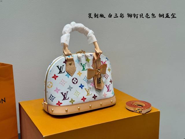 Full set of gift box packaging Replica version! All steel hardware Size: 25*18Cm