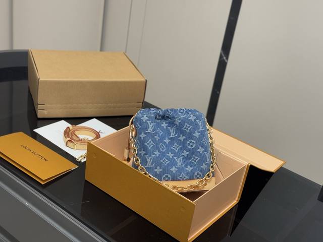 with folding box airplane box Lv second-hand bag Another hotshot is here A bag