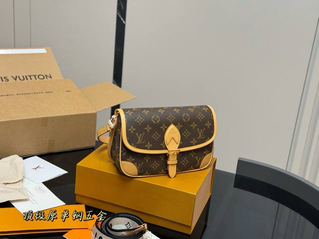with folding box airplane box Lv baguette bag is so beautiful double shoulder s
