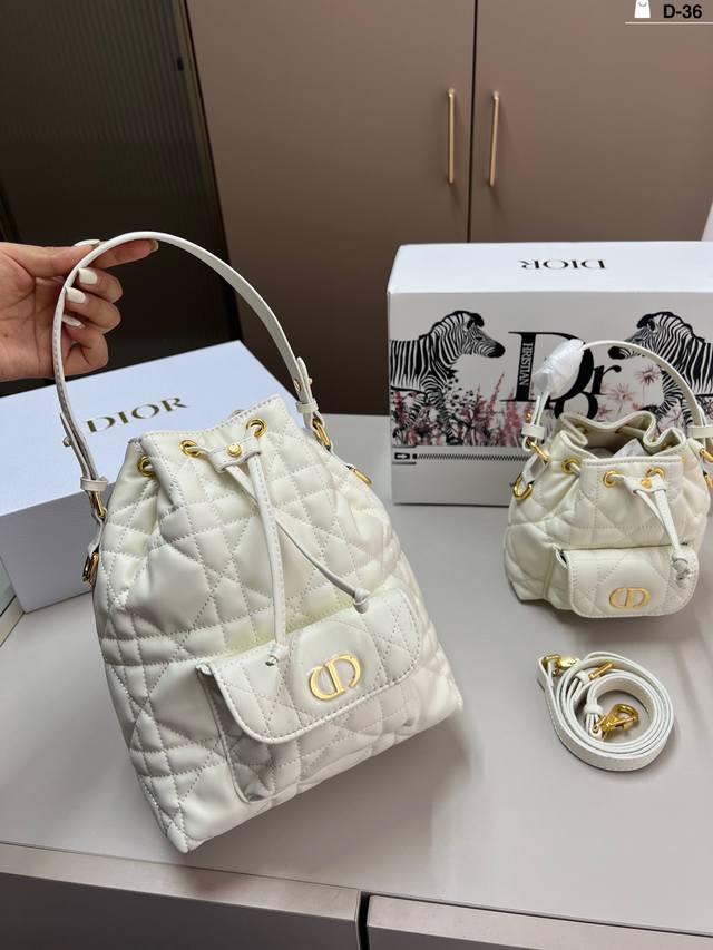 BigDior vintage bucket bag Sweet and cool, a whole love to live in all-match fas