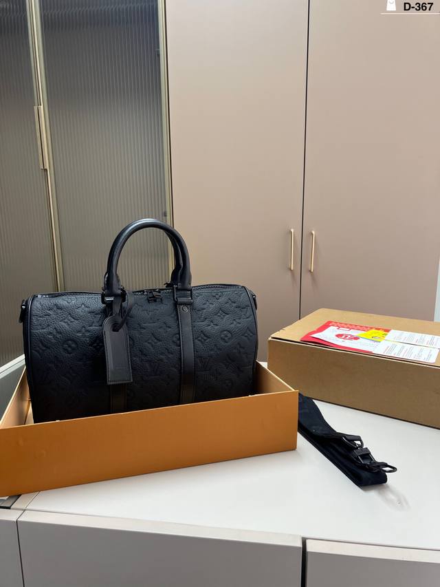 Lv Louis Vuitton pillow bag Classic series fashionable and versatile unique arti