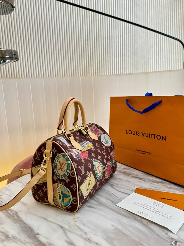 UnboxedLv Speedy 30cm pillow bag. The lining is the same as the counter regardle