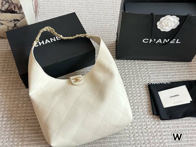 with box Size: 26 25Cm Chanel 25 Hobo New 25 series Really amazing and really g