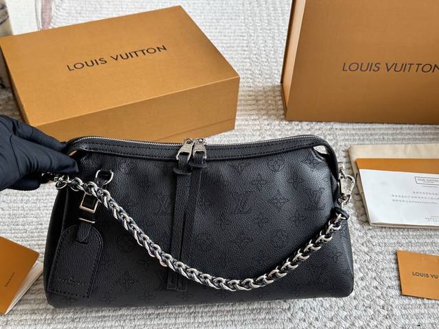 Lv must-buy bag The breathtakingly beautiful Moonlight Goddess One of the few Lv