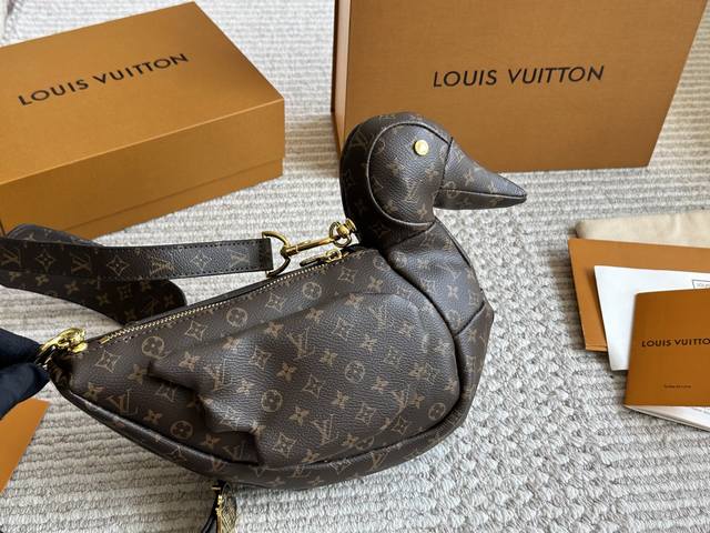 Lv&Nigo Duck Bag M45990 Louisvuitton Lv Duck Bag Japanese designer Nigo borrowed