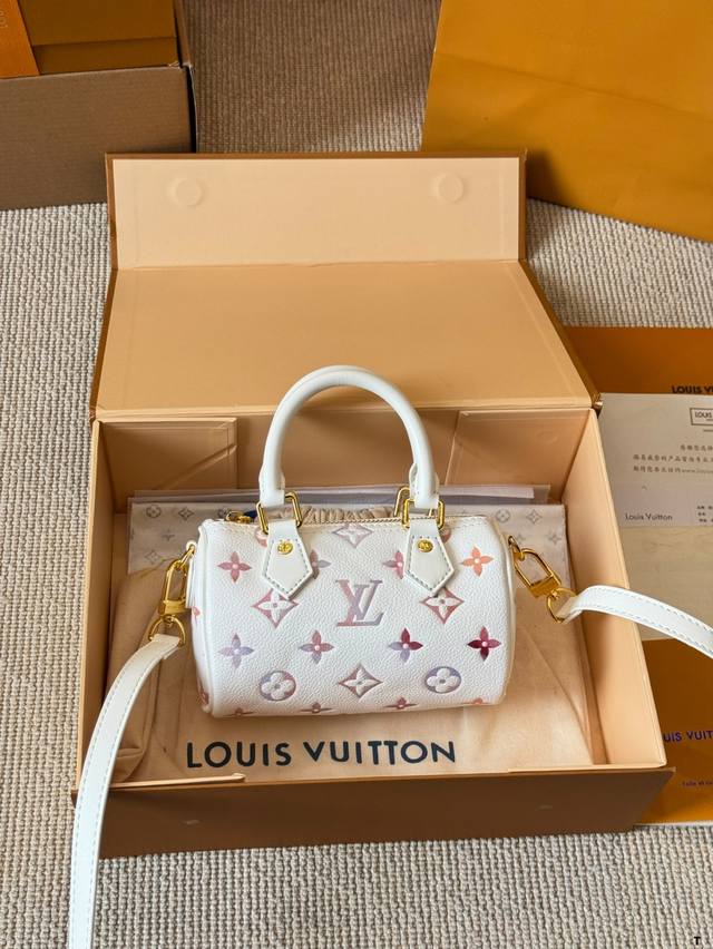 Lv Speedy 16cm pillow bag. The lining is the same as the counter one in terms of