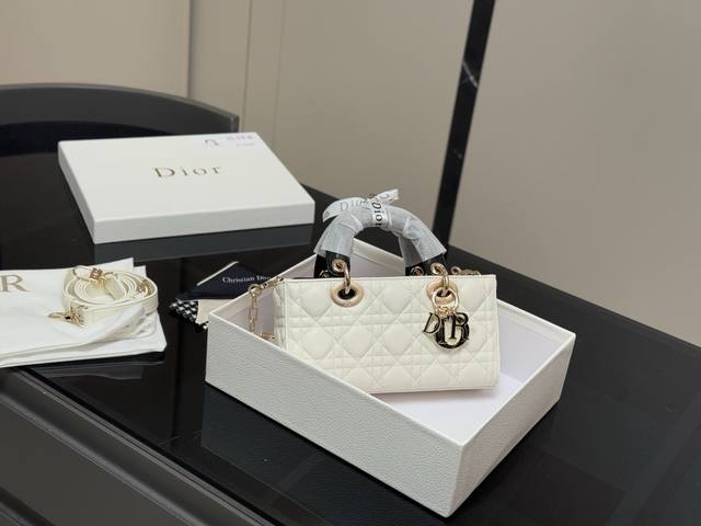 with box Dior Lady horizontal version Princess Diana bag 2025 Dior new bag mode