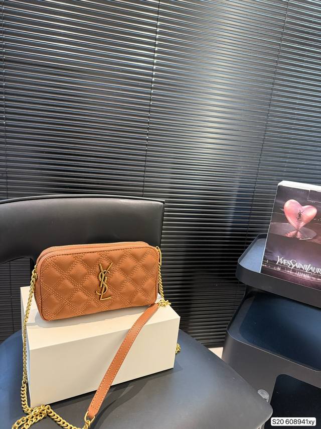 With airplane box folding box Yves Saint Laurent camera bag "upgraded version"#N