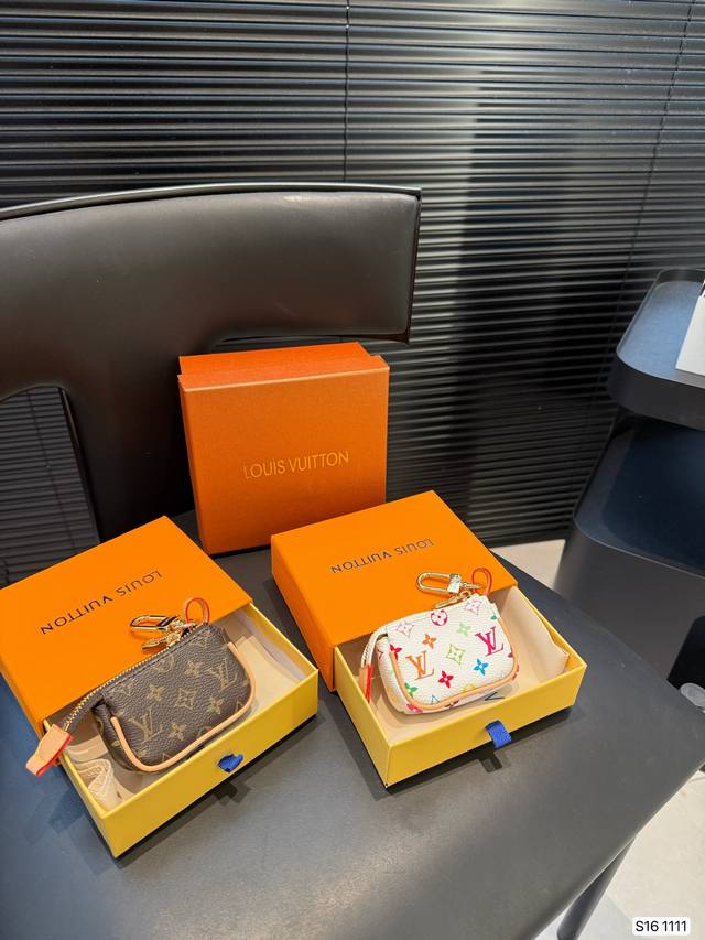 with box Lv coin purse, which girl can refuse such a cute good boy Size: 8 5.5
