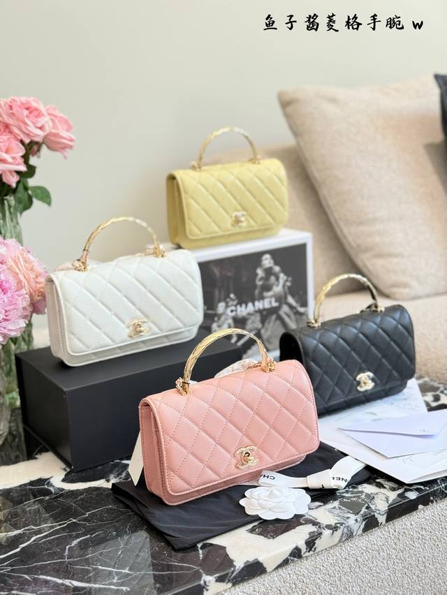 Buy a Chanel bag and get a Cococrush bracelet for free Come on, the 25S handle