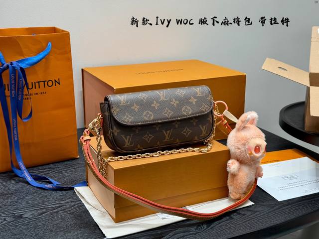 With gift boxWith pull cloth pendantSize: 22*12Cm Lv New hit yellow flower color
