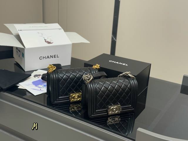 with folding box Size: 20cm Chanel Leboy Hot Mom Bag High version re-shipped Ve