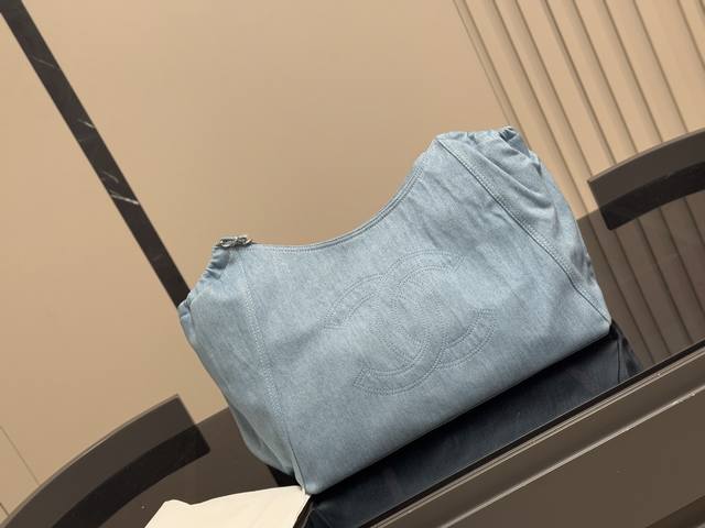 No boxSize: 43.28Cm Chanel denim beach bagArrange! Arrange! This beach bag relea