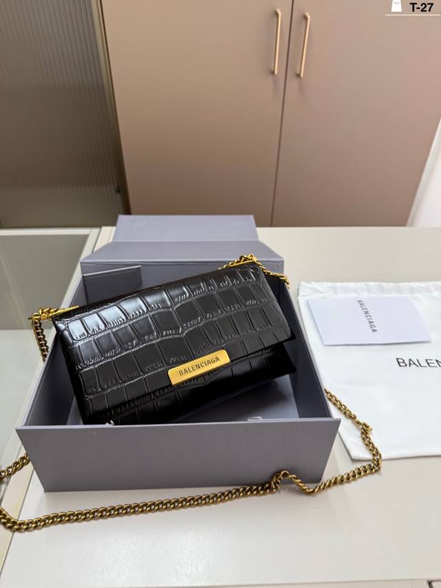 Balenciaga Paris Balenciaga accordion bag Another dream bag, the shoulder strap
