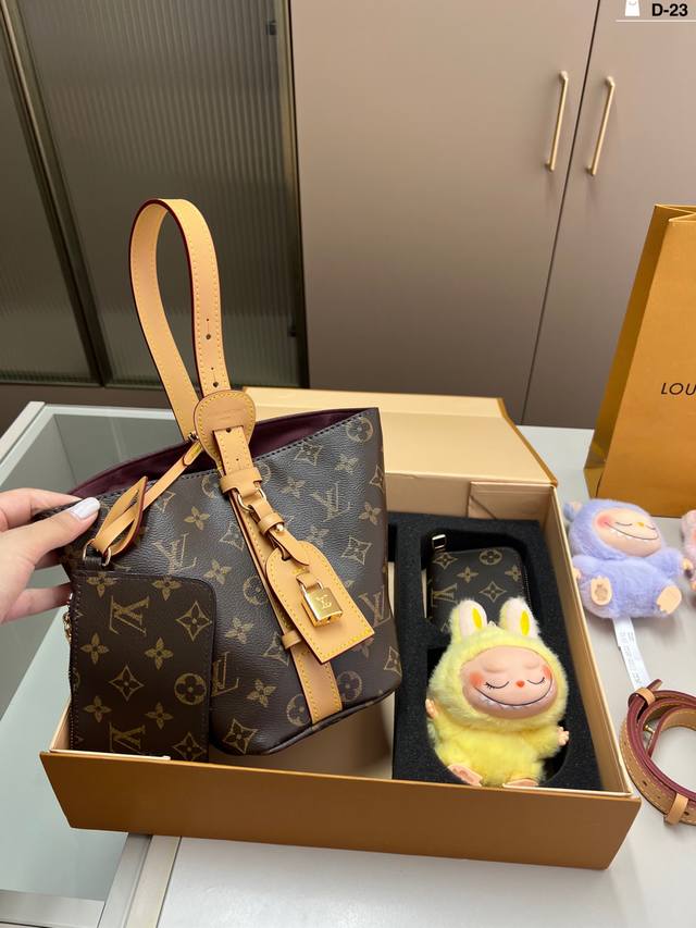 Pendant color random Lv bucket box card holder + Labubu pendant D-23 size 17