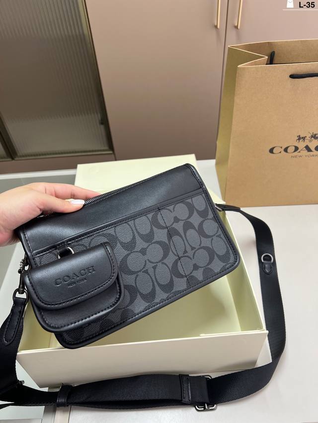 Coach Men's Messenger Bag, Crossbody Bag New Product! Modern and classic flap de
