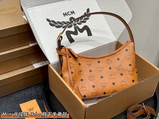 Gift box packagingUpgraded versionSize: 27*15Cm This is so beautiful! Mcm's new
