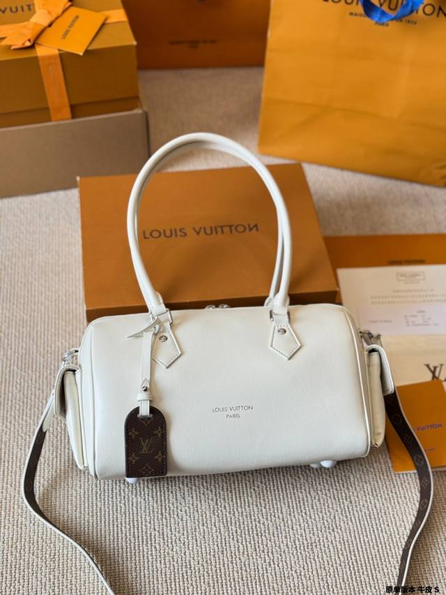 Replica cowhide Lv Speedy Cargo Vibe instantly boosts your spirits when it comes