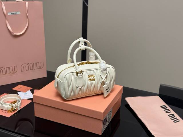 Upgraded version with box Size: 23*12Cm Miumiu bowling ball new size It's hard n
