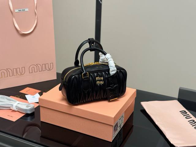 Upgraded version with box Size: 23*12Cm Miumiu bowling ball new size It's hard n