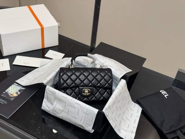 Folding box airplane box Size: 20*12Cm Chanel Mini Cf Handle No matter the match