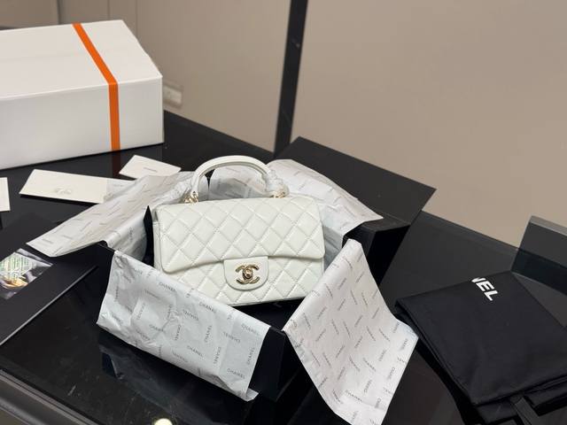 Folding box airplane box Size: 20*12Cm Chanel Mini Cf Handle No matter the matc