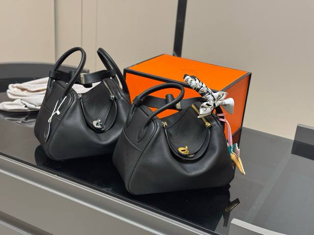 comes with full packaging Size: 26*18Cm Hermes Lindy Gold and silver buckle Mad