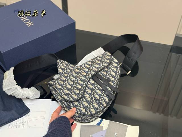 Dior Saddle Chest Bag.....High-end feeling Classic old flower Original embroider