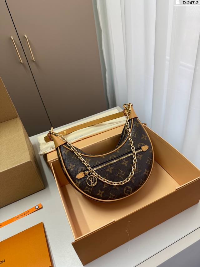 chip version Lv moon bag modified from Lv old pea version practical and durable
