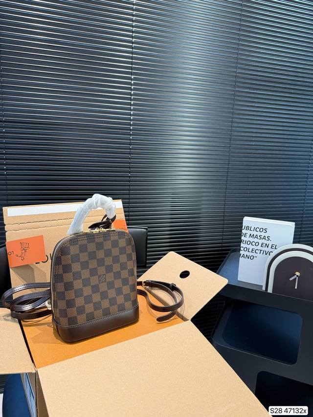 with folding box Lv Backpack Series Alma Backpack This Alma Backpack made a str