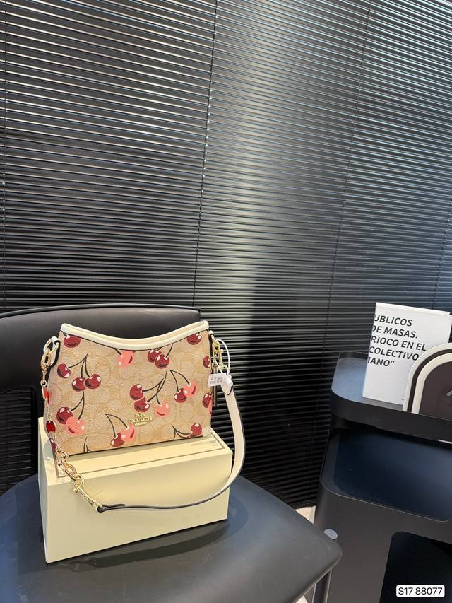 Mini Coach Tote Bag with Folding Box, not only is it beautiful, but it is also