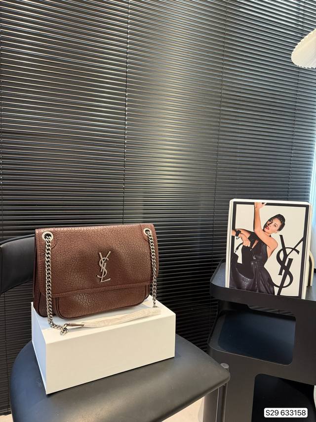 with airplane box folding box The Saint Laurent messenger bag is very special,