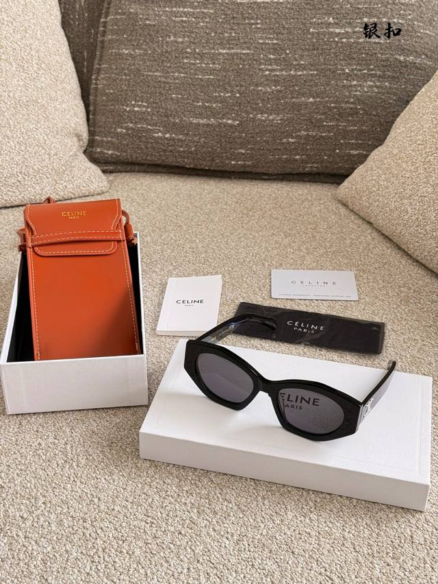 Celine SunglassesHexagon + kitten eyes make you a cool and stylish Celine girlRa
