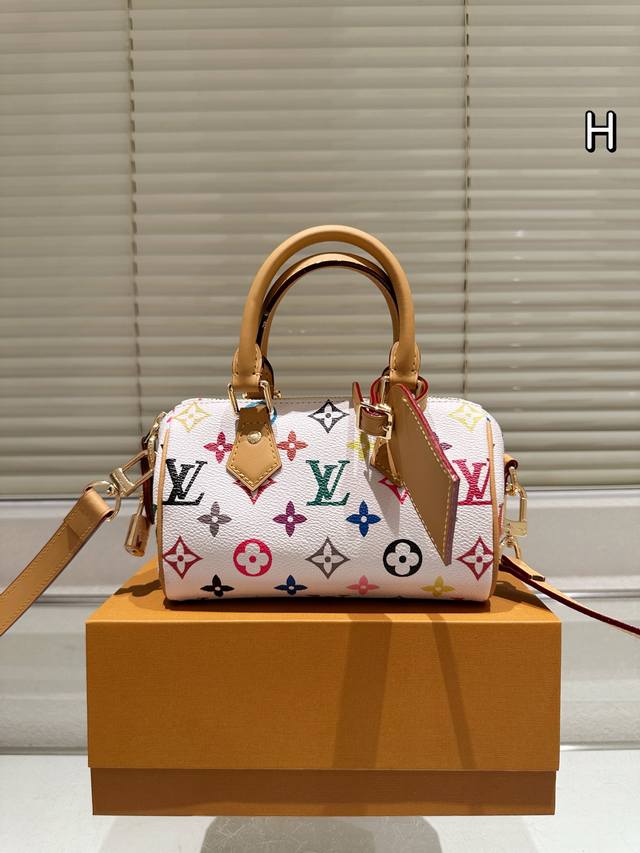 PillowLv Speedy 16cm pillow bag, no matter the style, the lining is the same as