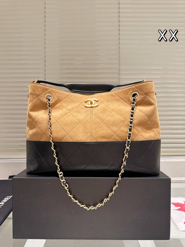 DeerskinChanel finally has a hit this time...The hottest item in the new Chanel