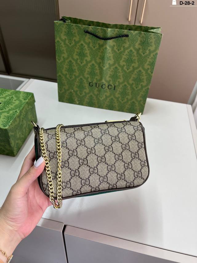 Gucci Ophidia chain shoulder bag perfectly interprets the retro style of Gucci~
