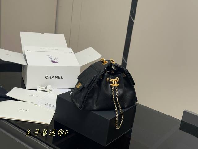 with folding box airplane box Chanel 25S Hobo mini is really amazing This year'