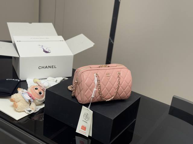 with pendant and folding box, airplane box Size: 19.11Cm Chanel 25P bowling bag