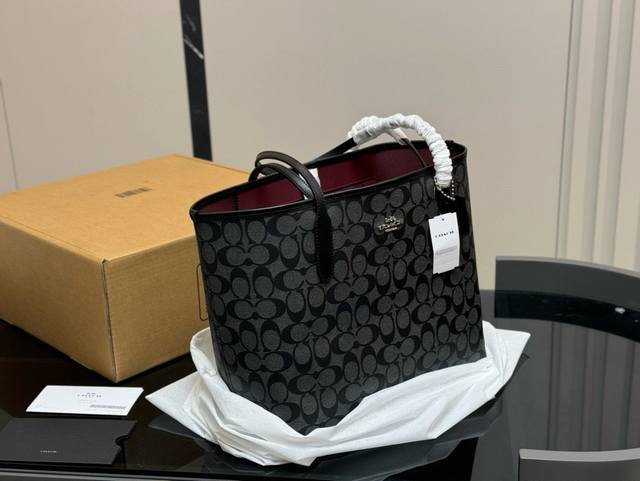 with airplane box replica version Size: 35*27Cm Coach's new buckle single-sided