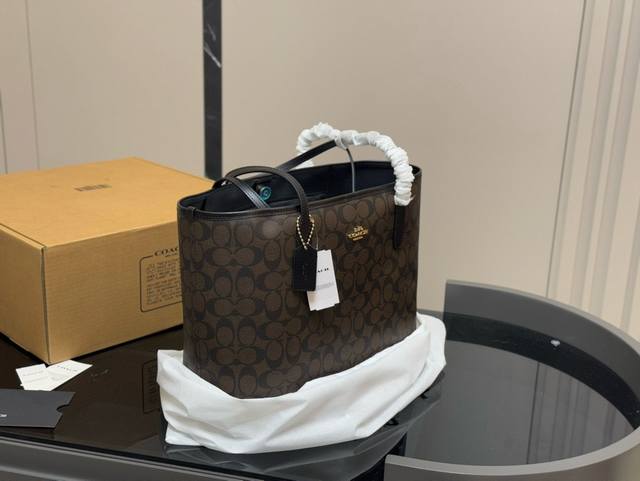 with airplane box replica version Size: 35*27Cm Coach's new buckle single-sided