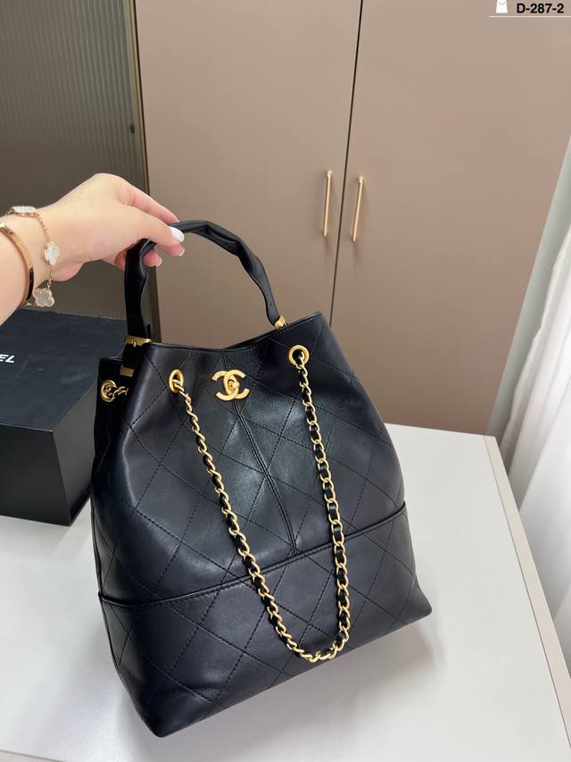 cowhide Chanel Tote Bag Handmade tote bag that is very durable Maillard color is