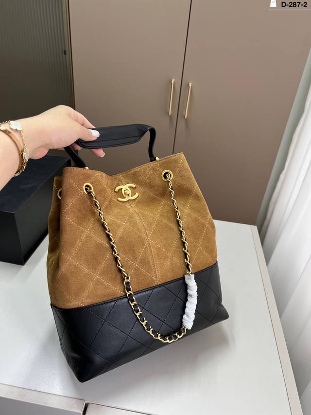 Frosted leather Chanel Tote Bag Handmade tote bag that is very durable Maillard
