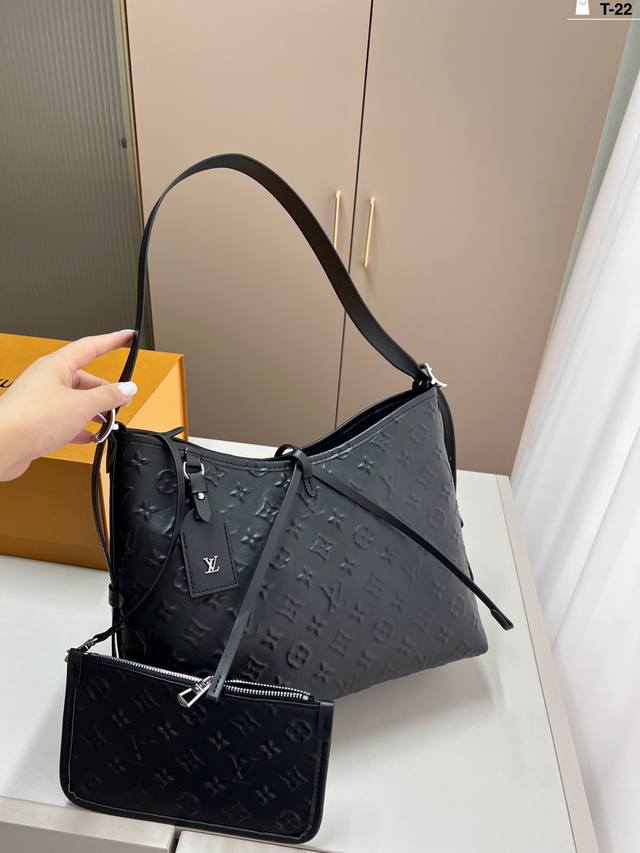 Lvcarryalldark shopping bagCarryall Dark Warrior is pretty good! T-22 size 31