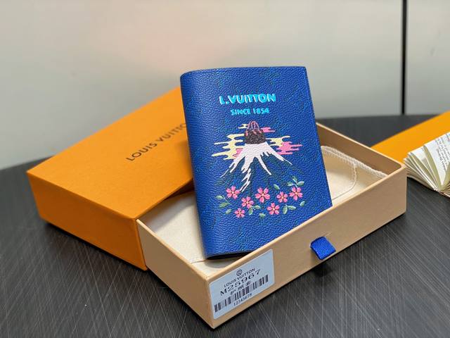 Factory Price P Premium Original M25967 Blue Printed Passport Holder/Early Acces