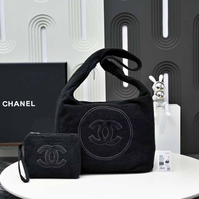 Chane1 Coco Beach series blanket bag really has a kind of untimely beauty! Made