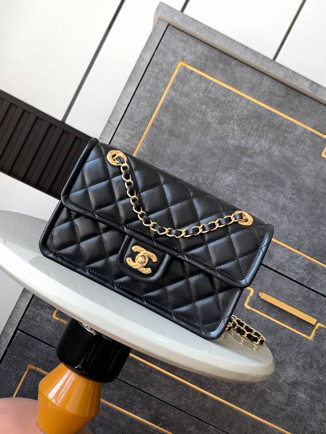 Small size now available! The Ohanel 24K tofu bag, a fetal cowhide replica, comb