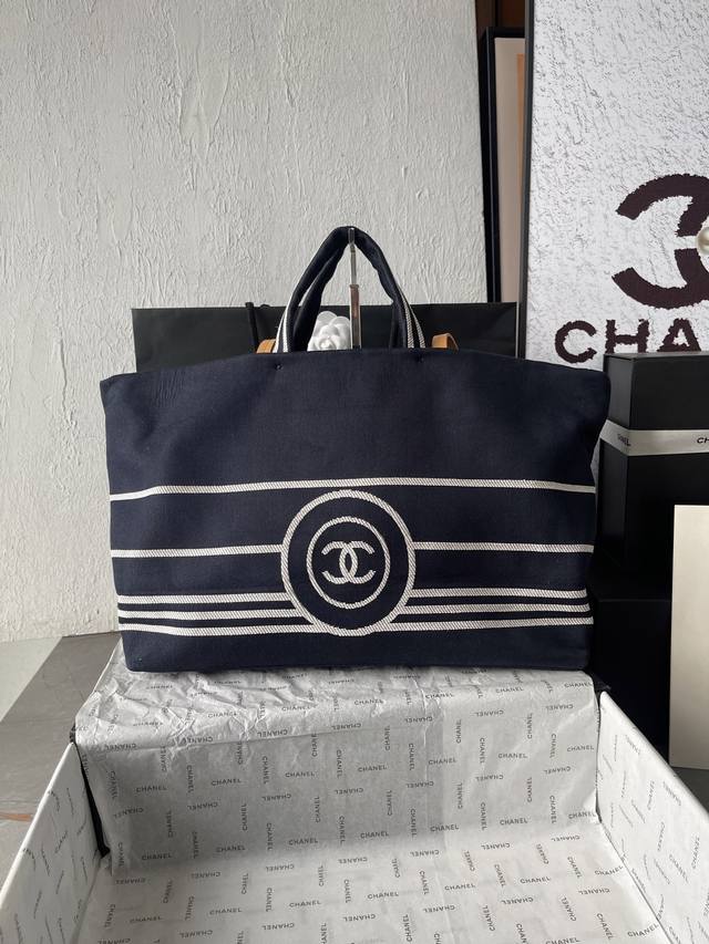 Top quality goods_ French high-end custom-made Chanel1 pair of black gold hardwa